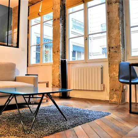 Le Bleu Hypercentre Presque Ile